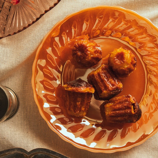 Cannelé: clásico pastelito francés de vainilla y ron